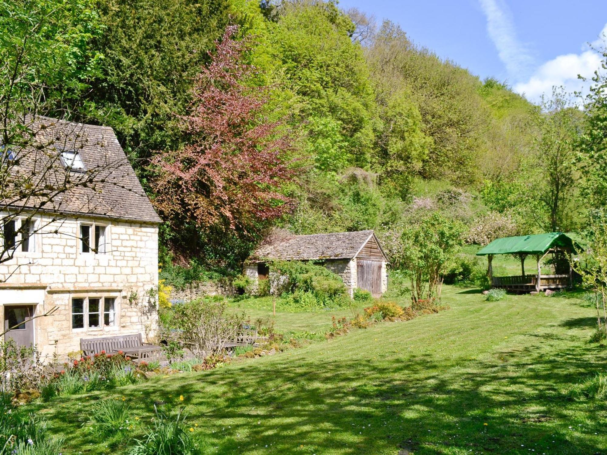 Driftcombe Farmhouse Bisley  Esterno foto