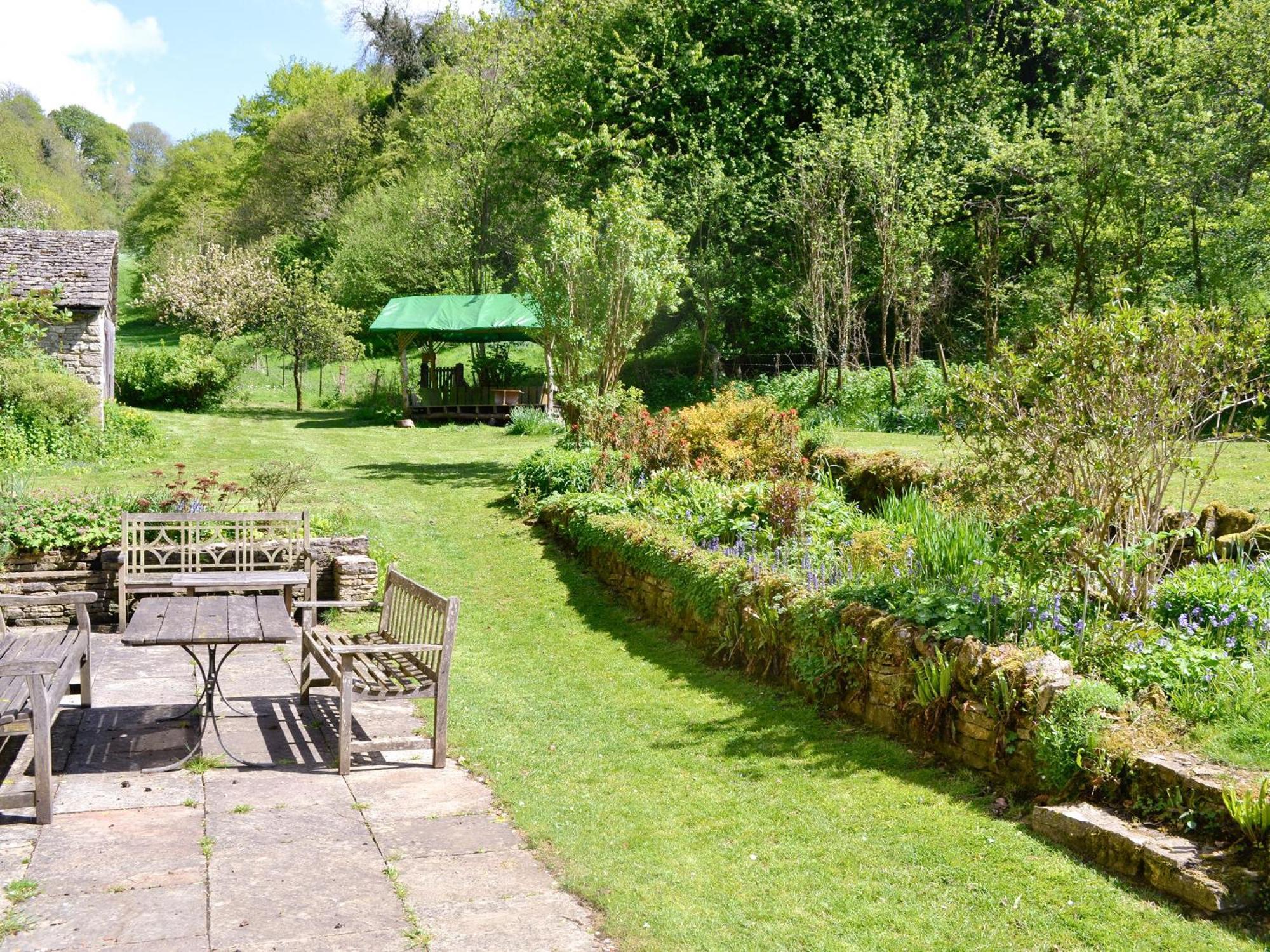Driftcombe Farmhouse Bisley  Esterno foto